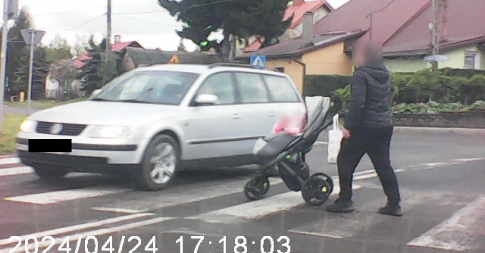 zdjęcie: Uciekał z dzieckiem w wózku z oznakowanego przejścia dla pieszych / fot. KPP Hrubieszów