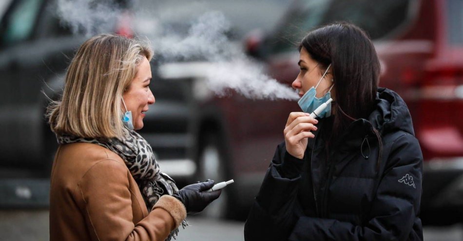 zdjęcie: Jednorazowe e-papierosy wśród najbardziej niebezpiecznych produktów dla środowiska / fot. PAP