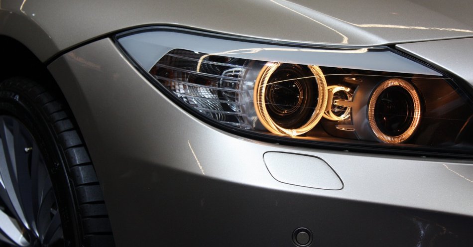 zdjęcie: Niesprawne oświetlenie pojazdu - powodem kontroli. Kierowca poniesie konsekwencje braku OC / pixabay/753853