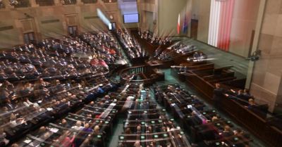 Sejm uchwalił ustawę o tzw. wakacjach składkowych