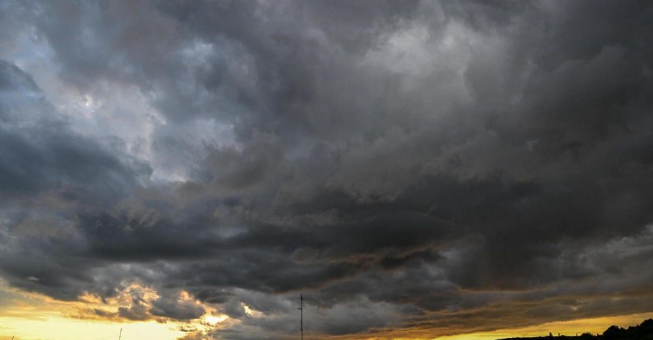 zdjęcie: IMGW ostrzega przed burzami na południu, w centrum i na wschodzie Polski / fot. PAP