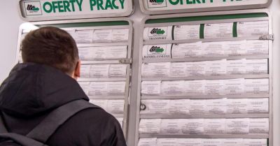 Rośnie konkurencja na rynku pracy głównie dla osób młodych i po 50. roku życia