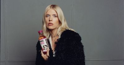 Muzyka, smak i design - OSHEE prezentuje relaunch kategorii lemoniad i Live sesję TOM YUM w wyjątkowej współpracy Darii Zawiałow z Braćmi Kacperczyk