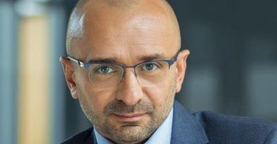 Raport EFL Wykształcenie czy doświadczenie? Co pomaga w biznesie. Pod lupą