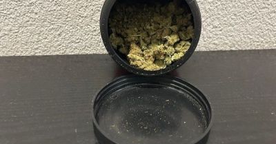 Mefedron i ponad 30 g marihuany znaleziono w aucie