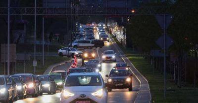 Warszawa: duże natężenie ruchu na trasach wlotowych i w pobliżu nekropolii