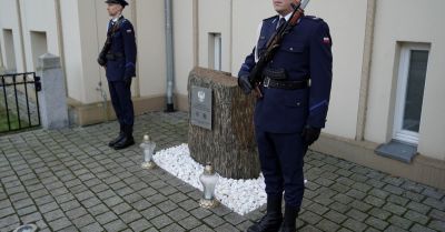 Pamięć i hołd dla poległych policjantów w Bydgoszczy