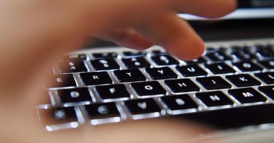 Mieszkaniec Krakowa odpowie za pochwałę zabójstwa wrocławskich policjantów