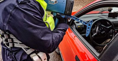 W Dubinach kierowca pędził 108 km na godzinę i stracił prawo jazdy