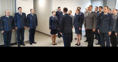 Awans i wyróżnienia dla policjantów z Nowego Tomyśla
