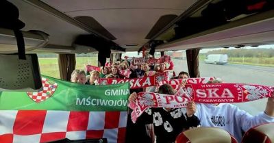 Policja skontrolowała autokary młodych kibiców przed meczem U21