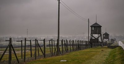 Muzeum na Majdanku: na niemieckiej aukcji ponad 20 artefaktów dot. więźniów obozu na Majdanku