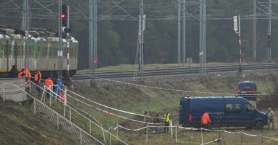 Służby pracują w pobliżu stacji kolejowej we wsi Mika; jej mieszkańcy słyszeli huk i wybuch