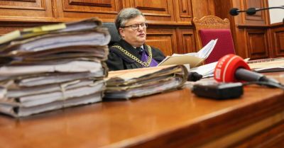 W Jaocinie ruszył proces księdza oskarżonego o doprowadzenie wikariusza do samobójstwa