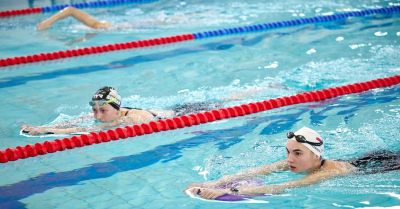 Ostatnie szlify przed ME w Lublinie. Pływacka reprezentacja Polski trenuje w Poznaniu