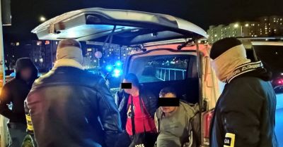 Osiem osób zatrzymanych za kradzieże samochodów w kraju