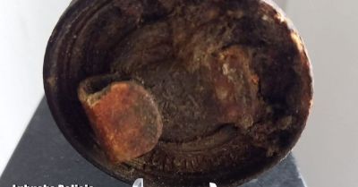 Znaleziono przedmioty z II wojny światowej z symbolami faszystowskimi