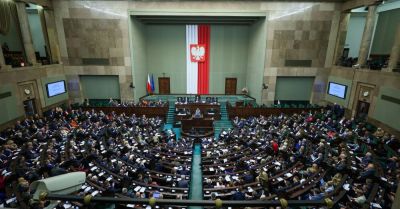 Sejm jednomyślnie uchwalił nowelę ustawy o godzinach ponadwymiarowych nauczycieli