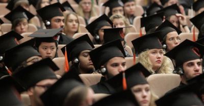 W tym roku akademickim na I rok studiów przyjęto 450 tys. osób, z czego prawie 310 tys. do uczelni publicznych