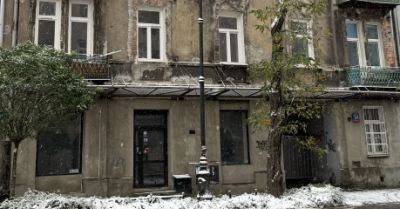 Początek remontu kamienicy przy ul. Stalowej 54