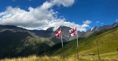 Opowieści podróżnicze oraz degustacja win i serów gruzińskich