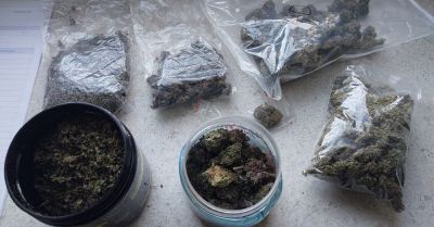 Zatrzymany z blisko 300 g marihuany grozi mu 10 lat