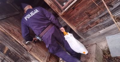 Siemiatyccy policjanci pomagają osobom zagrożonym wychłodzeniem