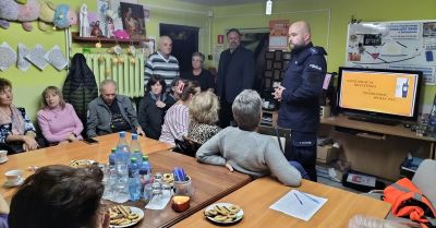 Seniorzy i policja wzmacniają bezpieczeństwo w Bełchatowie