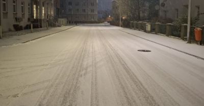 Pierwszy śnieg utrudnia ruch apel policji