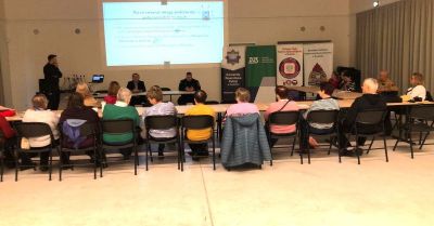 Debata w Policznej o bezpieczeństwie seniorów