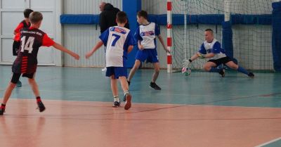 Mikołajkowy Turniej w Zwoleniu. Młodzi piłkarze w akcji