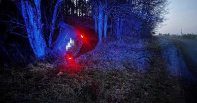 Uwaga kierowcy oblodzenia i mgła zagrażają na drogach