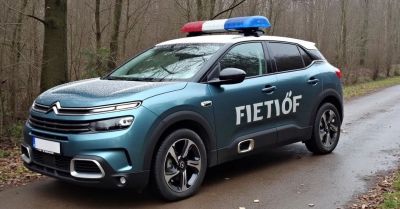 Policja odzyskała citroena i zabezpieczyła 70 tys. papierosów