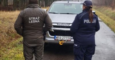 Dzielnicowi z Sienna i Straż Leśna zaczynają akcję Choinka 2025