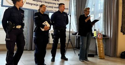 Policja uczy seniorów i dzieci jak bezpiecznie żyć w Lubrańcu
