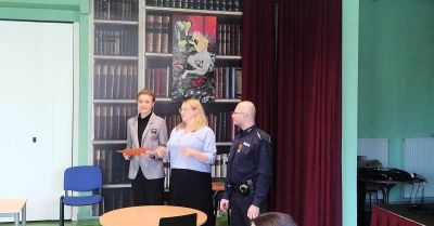 Uczniowie III LO w Tychach w quizie przeciw przemocy