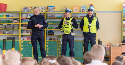 Przedszkolaki ćwiczyły bezpieczeństwo na mobilnym miasteczku ruchu