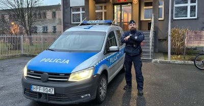 Policjant w drodze na służbę odnalazł zaginionego mężczyznę