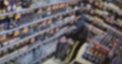 69 letni zatrzymany za kradzież spirytusu w sklepie