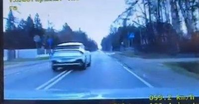 Wyprzedził radiowóz tuż przed przejściem dla pieszych