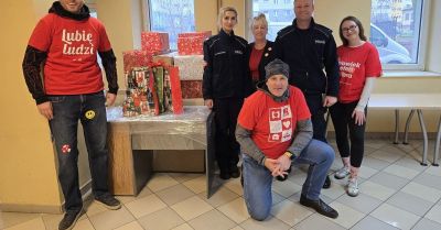 Dąbrowska policja pomaga w Szlachetnej Paczce