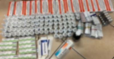 Zatrzymany na targowisku z 800 tabletkami i kroplami do nosa