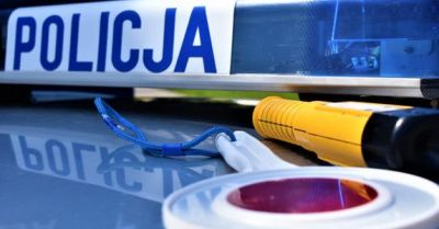 Pijany kierowca Peugeota wjechał do rowu i został zatrzymany
