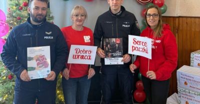 Policjanci z Krzeszowic i Krakowa wsparli Szlachetną Paczkę