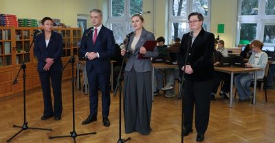 Nowacka: 735 tys. laptopów trafia do szkół, cyfrowa rewolucja się dokonuje