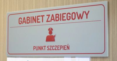 Świąteczne spotkania sprzyjają rozprzestrzenianiu się wirusów. Eksperci przypominają o znaczeniu szczepień przeciw COVID-19