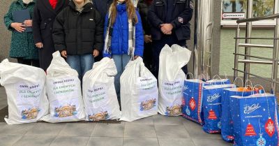 Dzielnicowy z Repek odwiedził chorych i samotnych seniorów