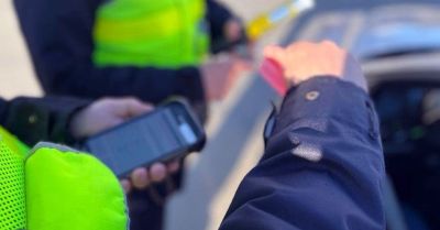 Dwójka kierowców zatrzymana za łamanie sądowych zakazów