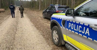 Patrole policji i Straży Leśnej walczą z kradzieżami choinek