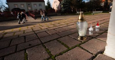 Szefowa MEN zaapelowała o uszanowanie prawa do spokoju dzieci i rodziców w Jeleniej Górze